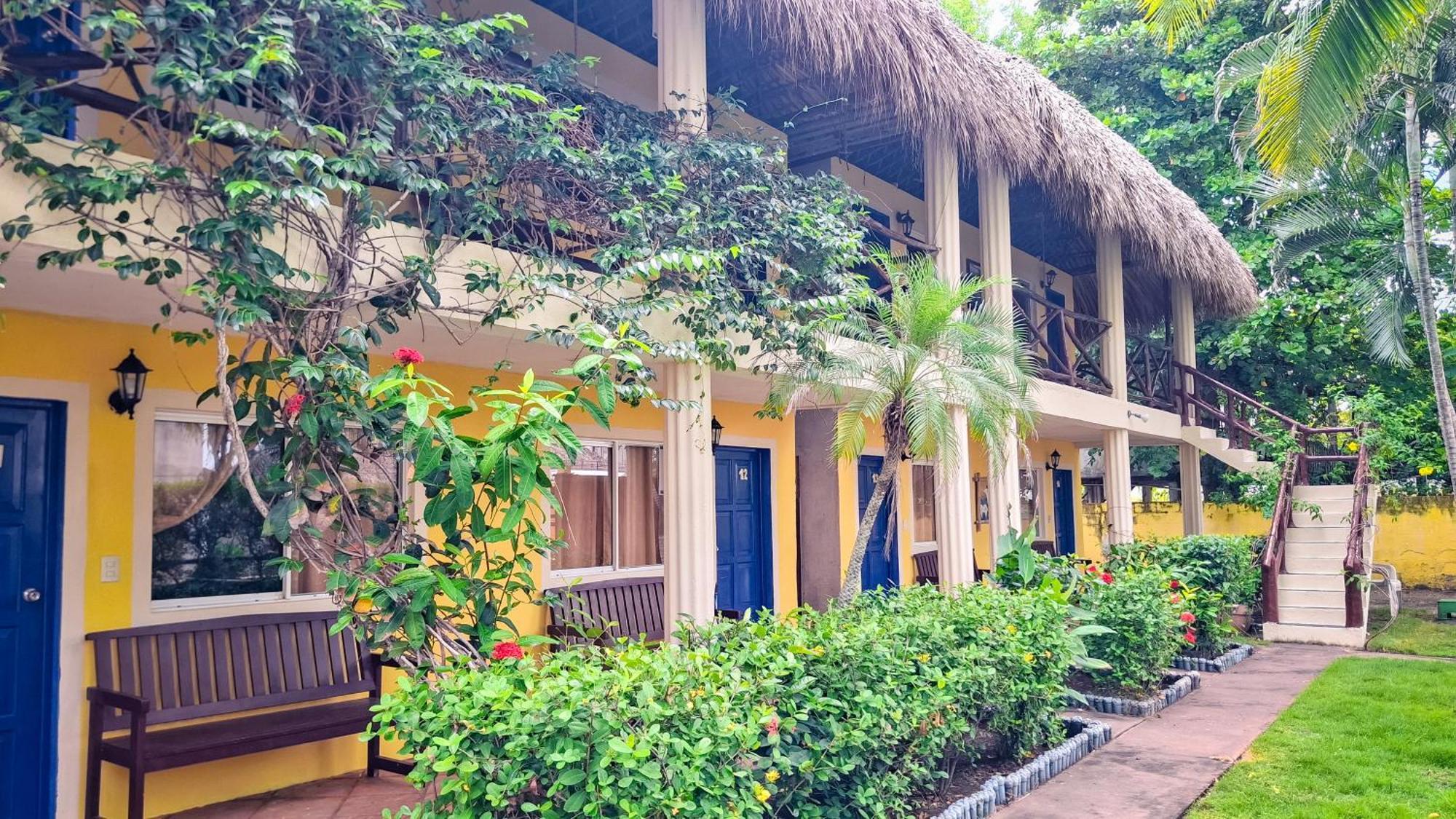 Hotel Cafe Del Sol Монтеррико Экстерьер фото