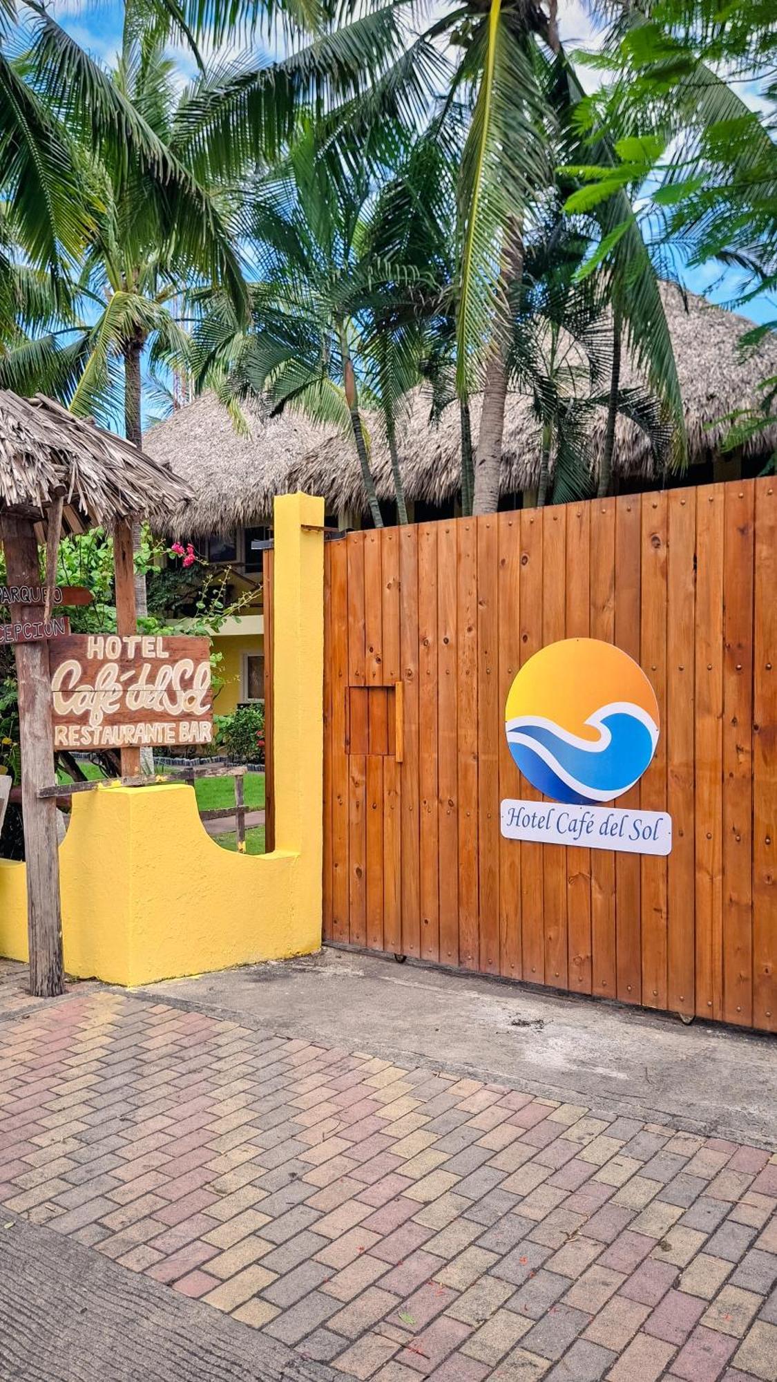 Hotel Cafe Del Sol Монтеррико Экстерьер фото