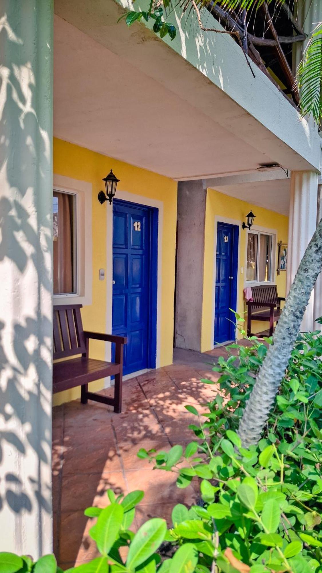 Hotel Cafe Del Sol Монтеррико Экстерьер фото